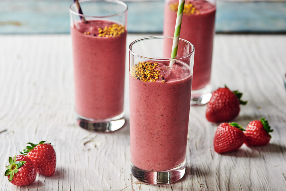 Bee Pollen, Berry, and Broccoli Rabe Smoothie 2